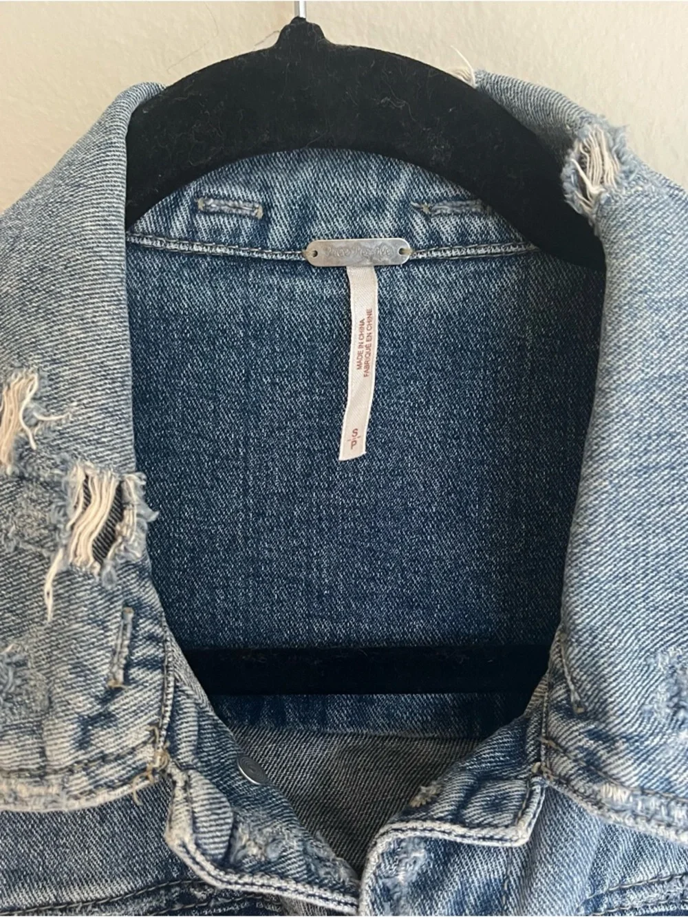 Free People Blue Denim Jacket with Gray Knit Sleeves S - Picture 2 of 3